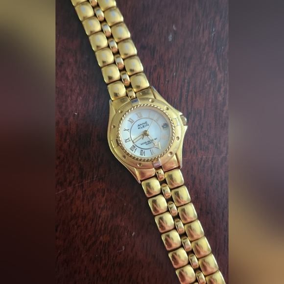 Vintage Anne Klein Watch - Picture 4 of 16
